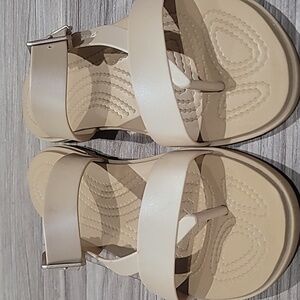 Women’s Crocs - Tulum Metallic Toe Post Sandal In cream - (Size 8 Women’s)